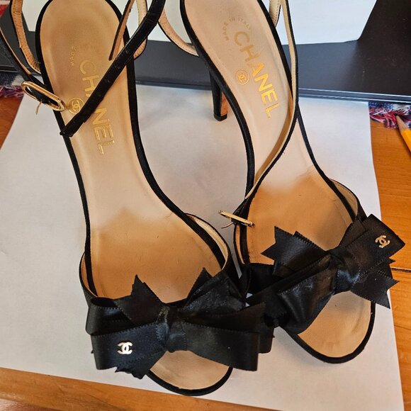 Chanel Bow Evening Heels - Picture 1 of 7